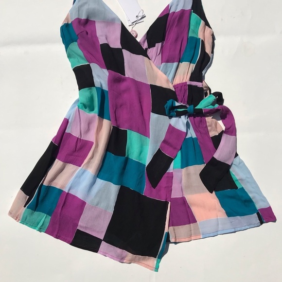 Red Carter NEW! Wrap Romper Geometric Print Small - Picture 4 of 14